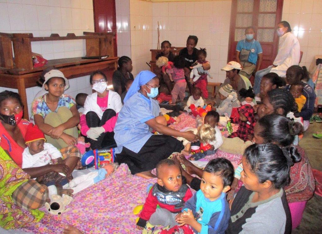 au_CRENAM_atelier_avec_les_mamans_et_les_enfants.jpg