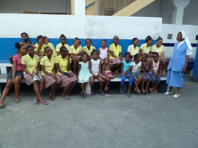 05_Les_Cayes_des_internes_et_Sr_Floraine.jpg