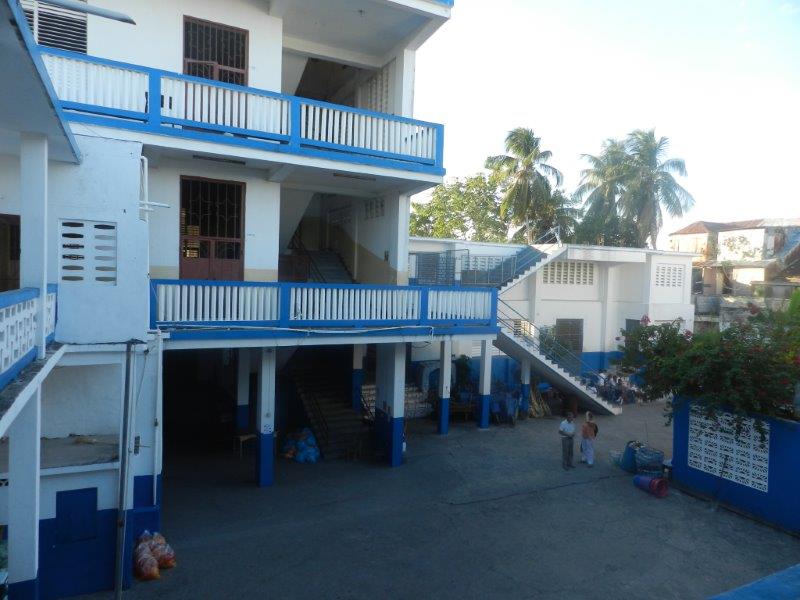 3LesCayesvueduCollege_2.jpg